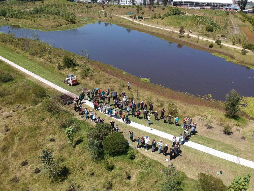 Vista aérea de sesión de trabajos colaborativos. Fotografía Parque Jaime Duque